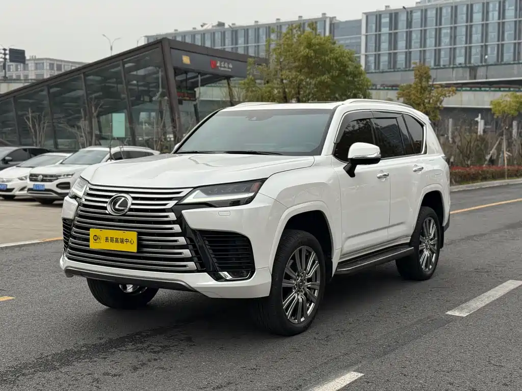 Lexus LX 2024