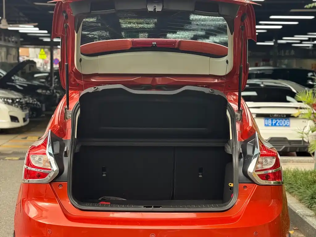 Ford Focus — миниатюра 7