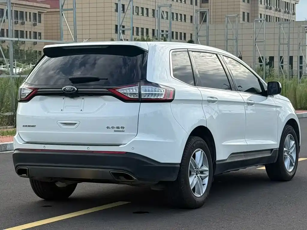 Ford Edge — миниатюра 6