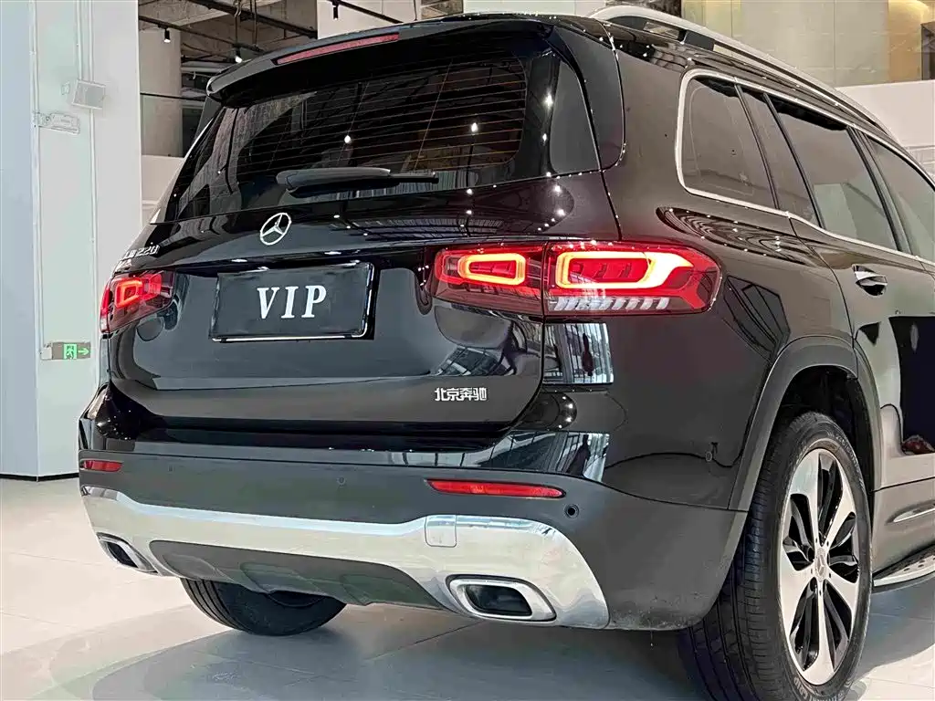 Mercedes-Benz GLB — миниатюра 10