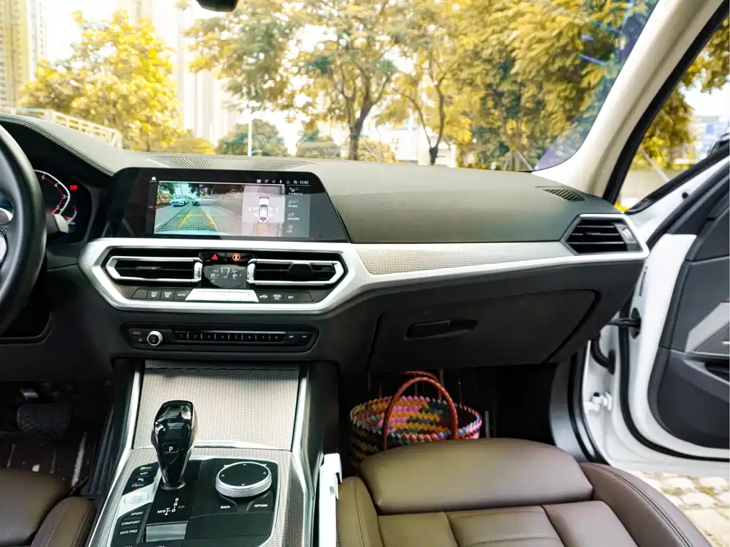 BMW 3 Series — миниатюра 21