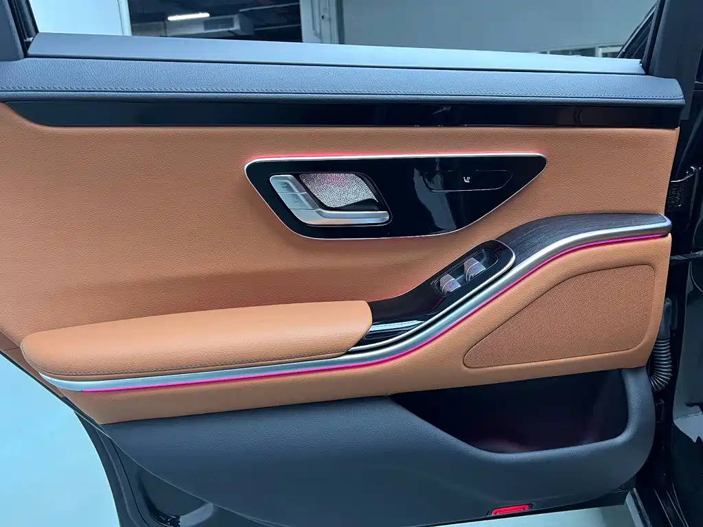 Mercedes-Benz S-Class — миниатюра 13