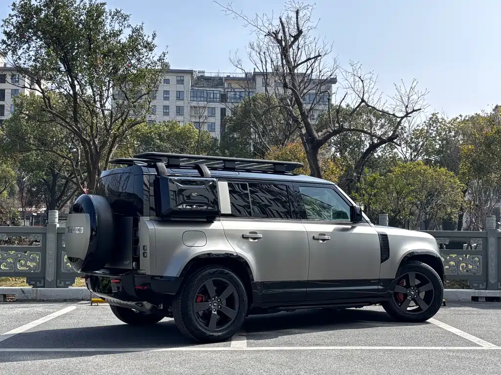 Land Rover Land Rover Defender 2025 110 3.0T P400 X