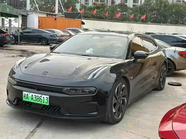 2024 Zeekr 001