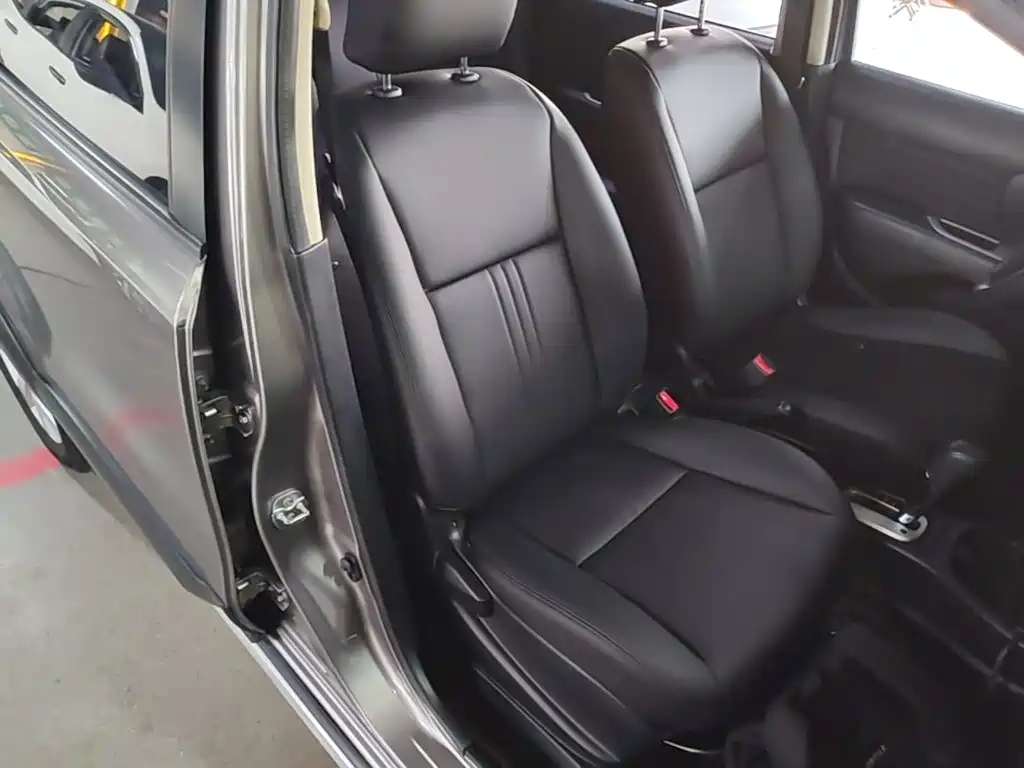 Nissan Livina — миниатюра 25