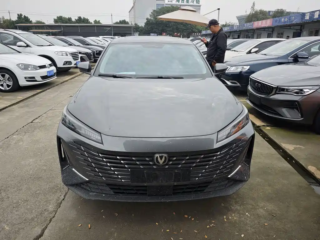 Changan Eado — миниатюра 2