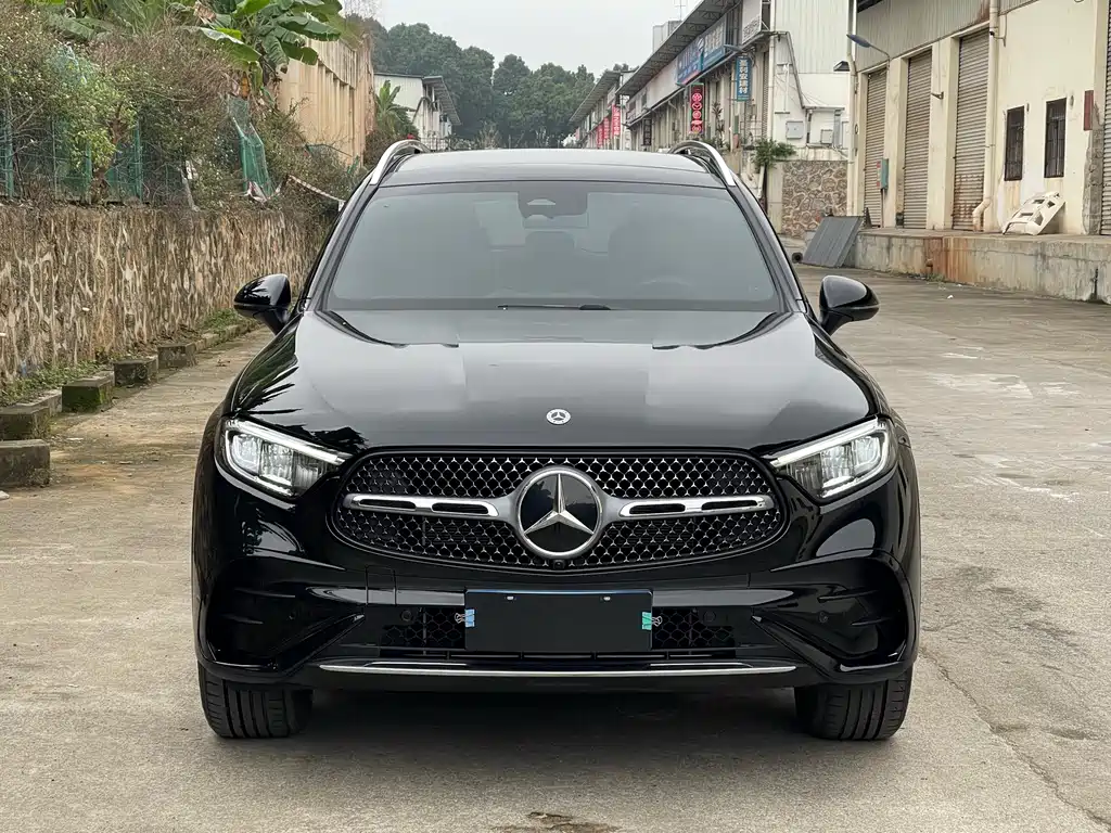 MERCEDES-BENZ GLC