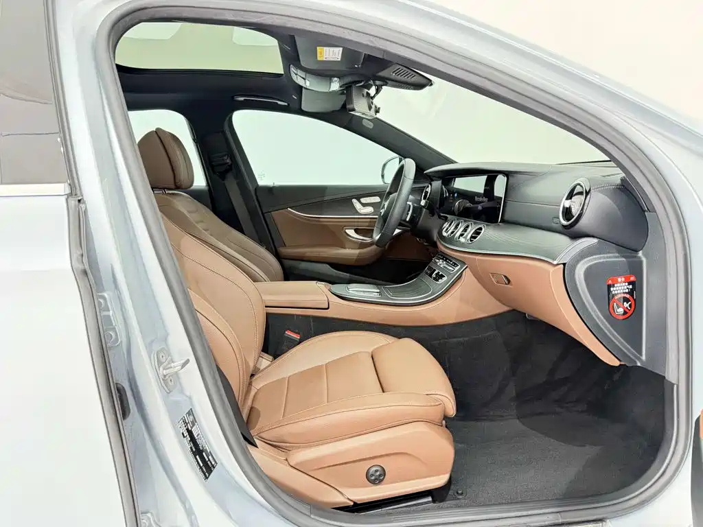 Mercedes-Benz E-Class — миниатюра 18