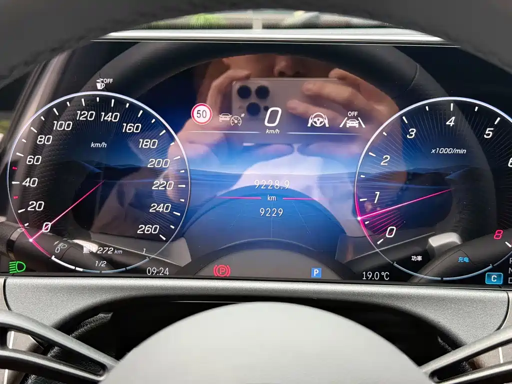 Mercedes-Benz E-Class — миниатюра 14