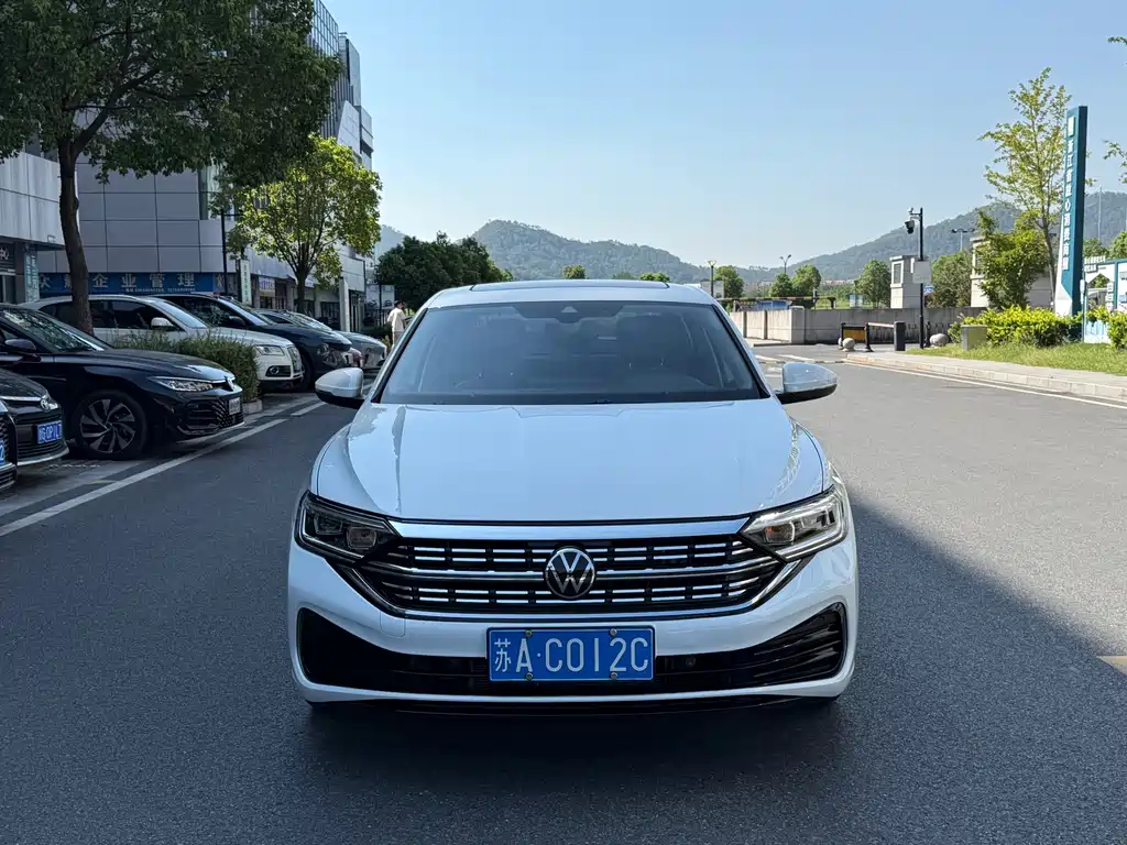 Volkswagen Sagitar — миниатюра 2