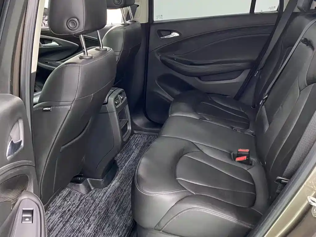 Buick Envision Plus — миниатюра 5