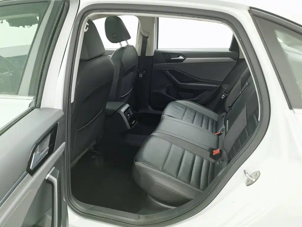 Volkswagen Sagitar — миниатюра 15