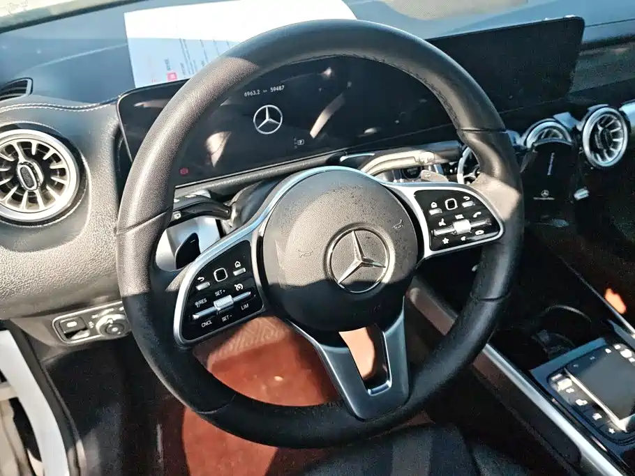 Mercedes-Benz GLB — миниатюра 15