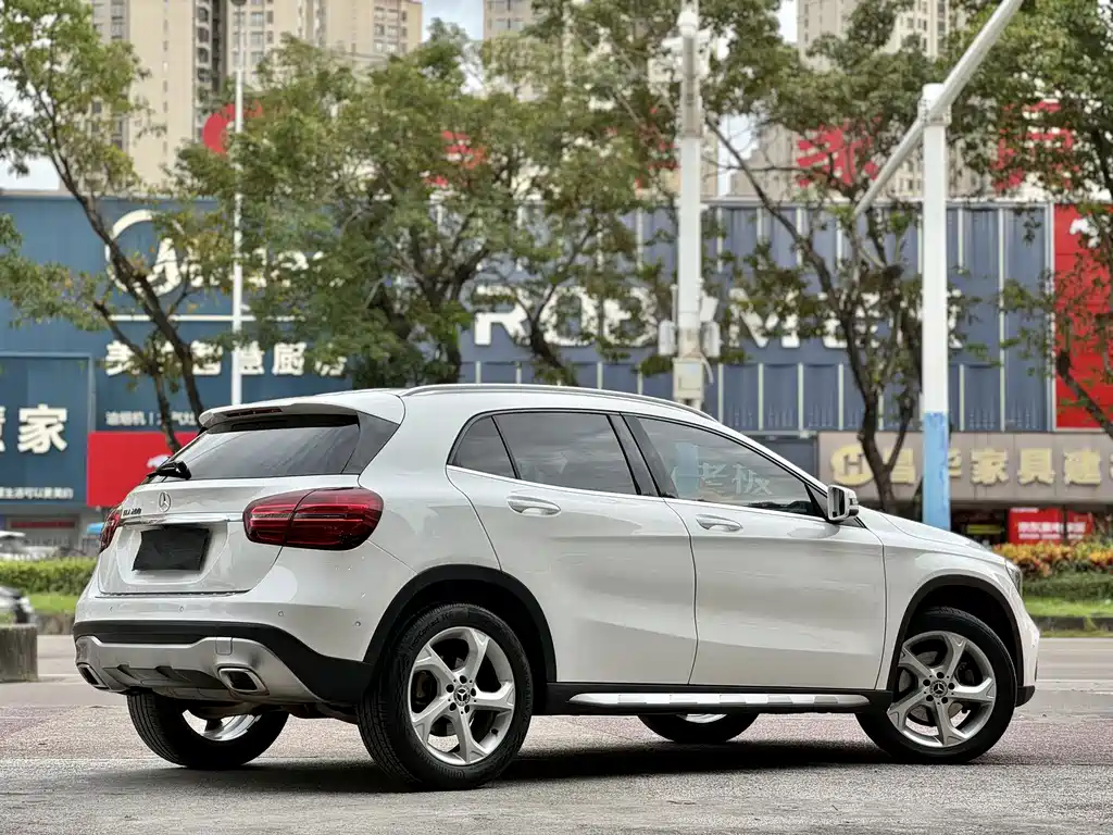 Mercedes-Benz GLA — миниатюра 18