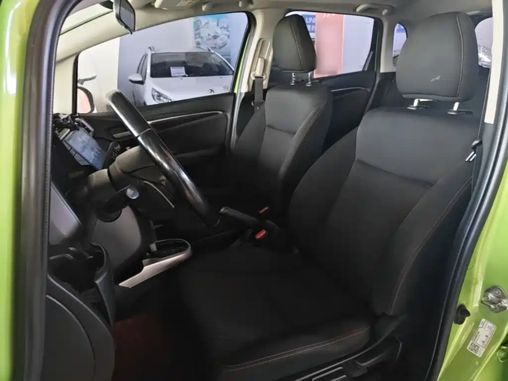 Honda Fit — миниатюра 15