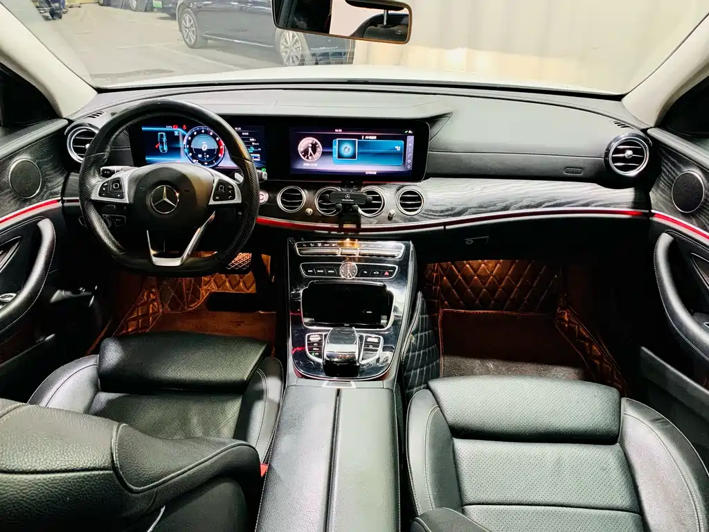 MERCEDES-BENZ E CLASS