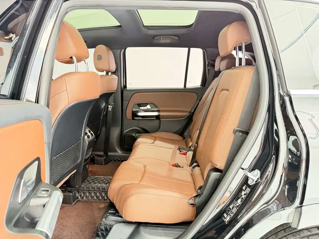 Mercedes-Benz GLB — миниатюра 16