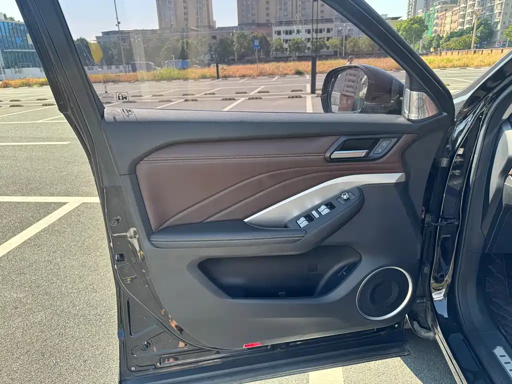 Wey Wey VV6 — миниатюра 10