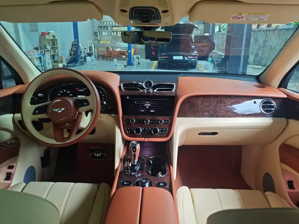 Bentley Bentayga — миниатюра 3