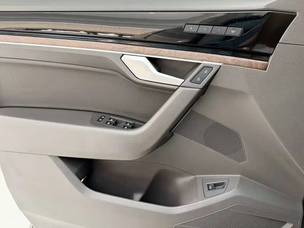 Volkswagen Touareg — миниатюра 16