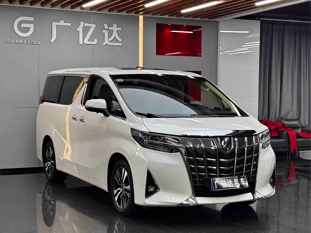 Toyota Alphard — миниатюра 3