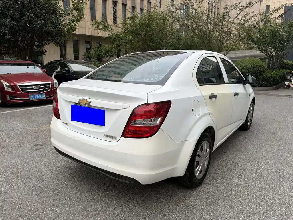 Chevrolet Aveo — миниатюра 9