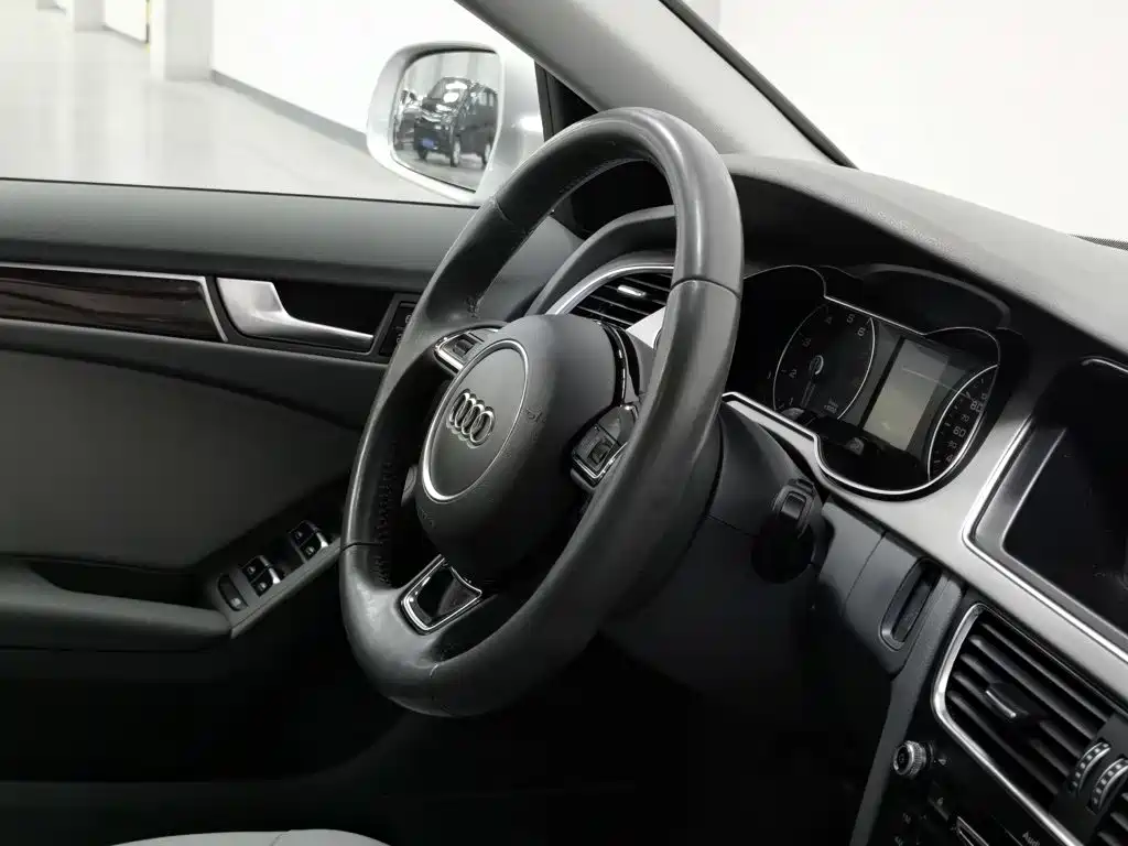 Audi A4L — миниатюра 22