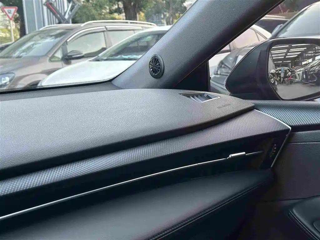 Toyota Avalon — миниатюра 16
