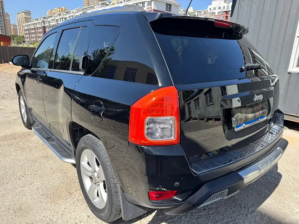 Jeep Compass (Import) — миниатюра 6