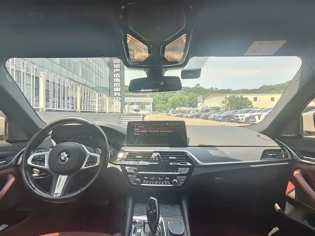 BMW 5 Series — миниатюра 8