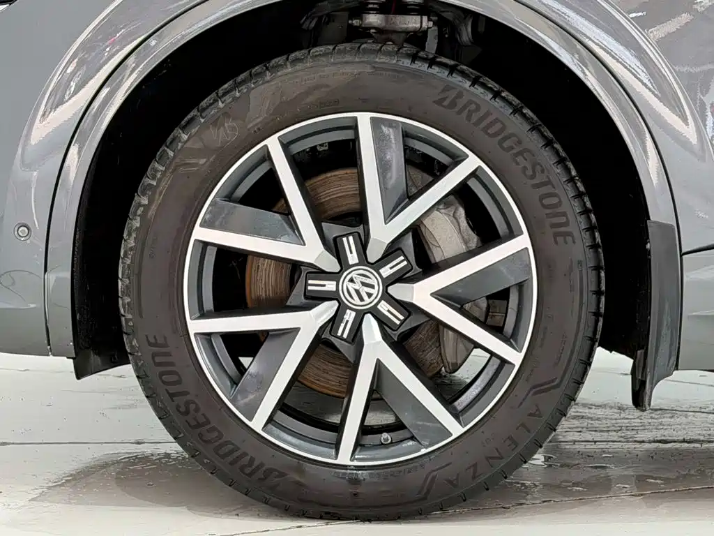 Volkswagen Touareg — миниатюра 11