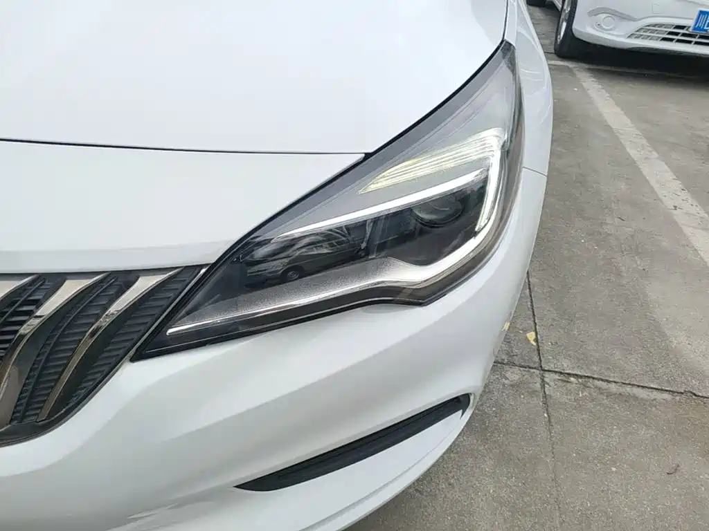 Buick Verano — миниатюра 24