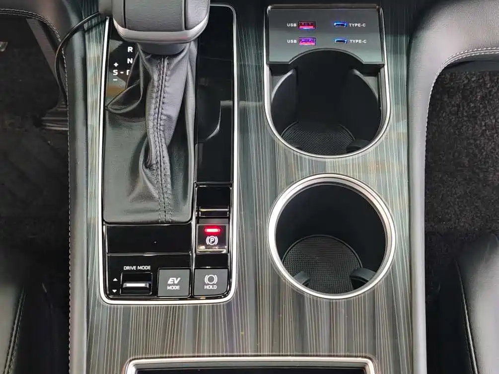 Toyota Sienna — миниатюра 16