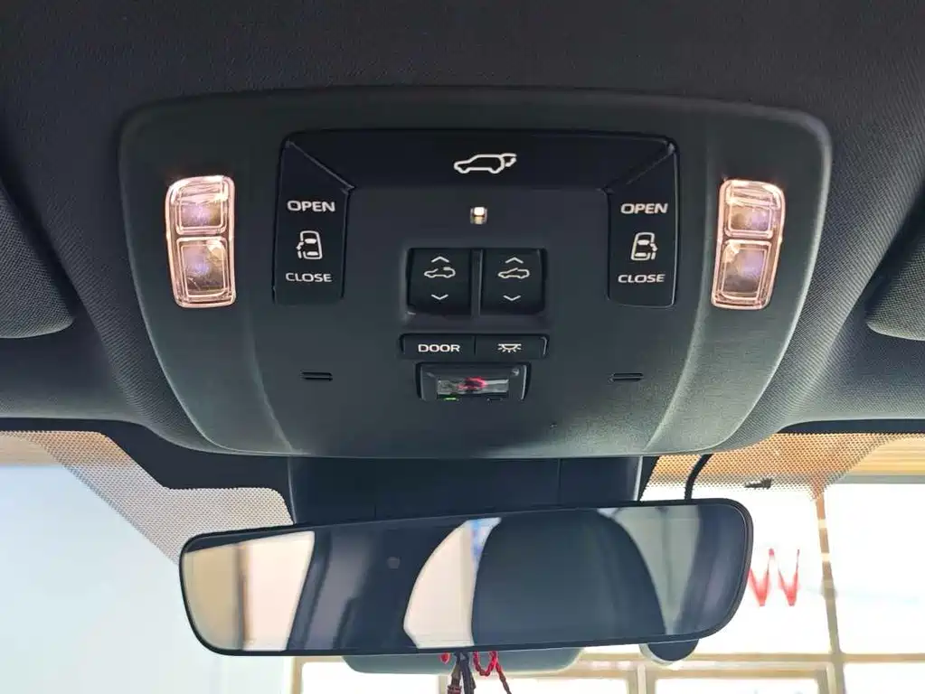 Toyota Sienna — миниатюра 18
