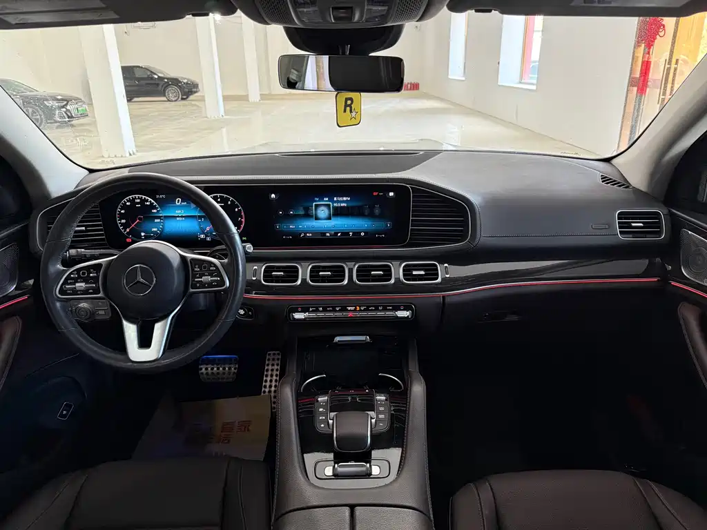 Mercedes-Benz GLS — миниатюра 9