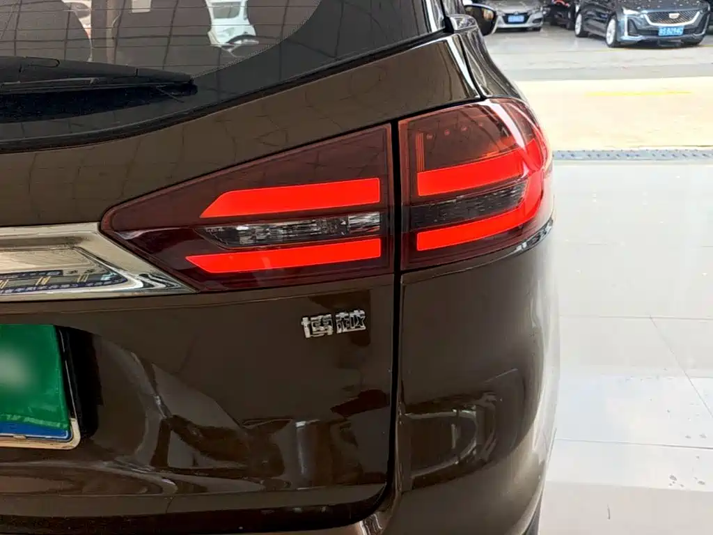 Geely Boyue — миниатюра 8