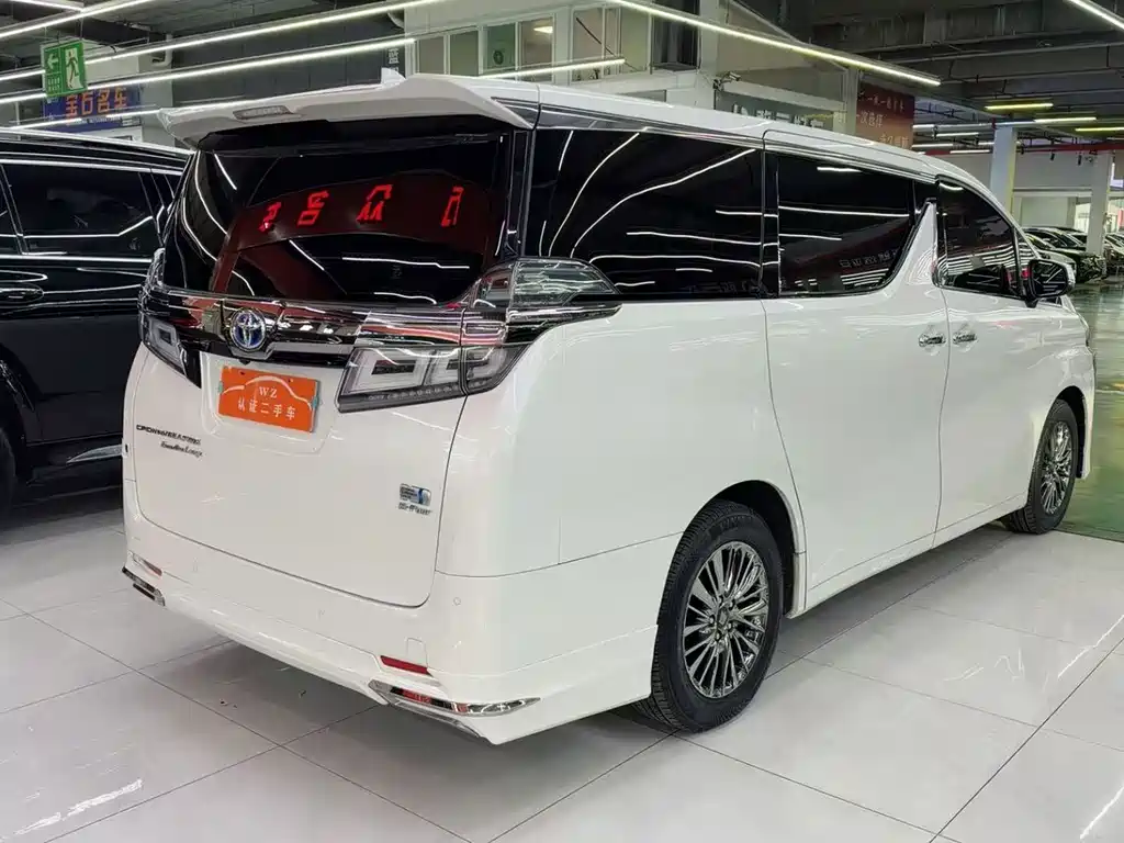 Toyota Vellfire — миниатюра 9