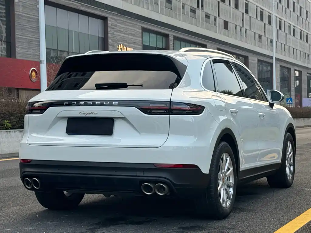 Porsche Cayenne — миниатюра 5