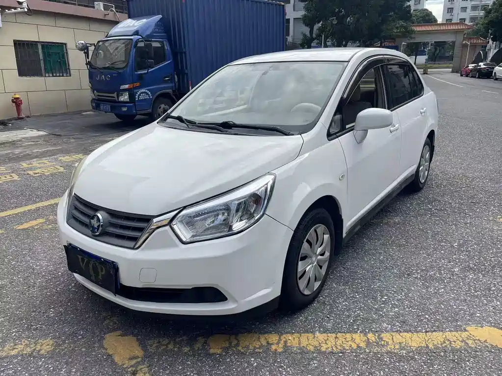 Venucia R50 2012