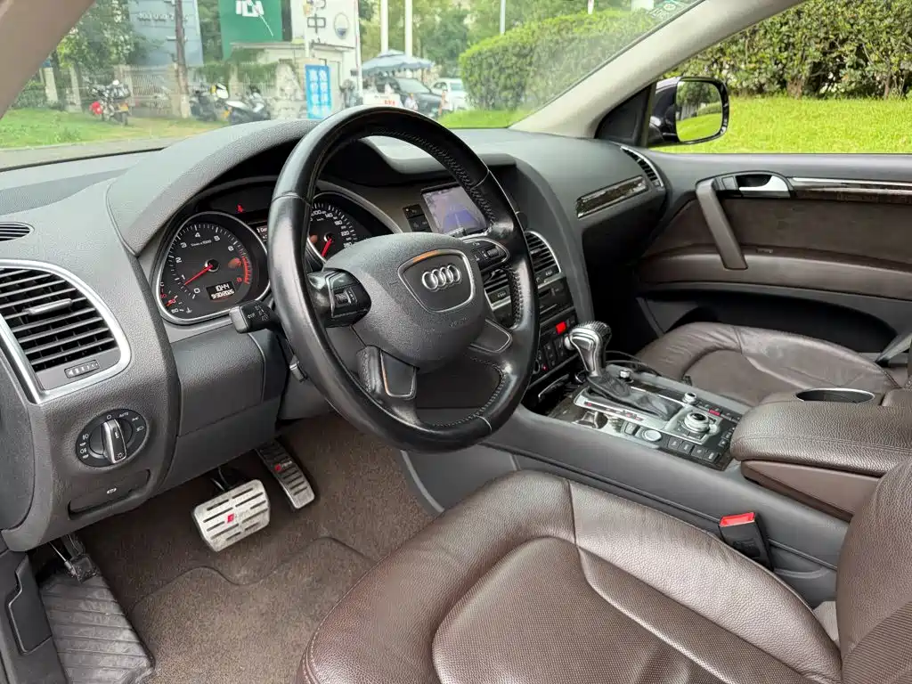 Audi Q7 — миниатюра 7