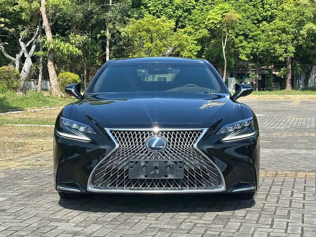 Lexus LS — миниатюра 3