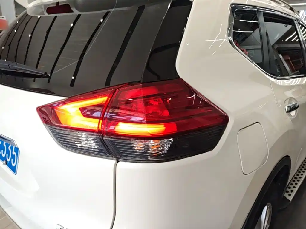 Nissan X-Trail — миниатюра 8