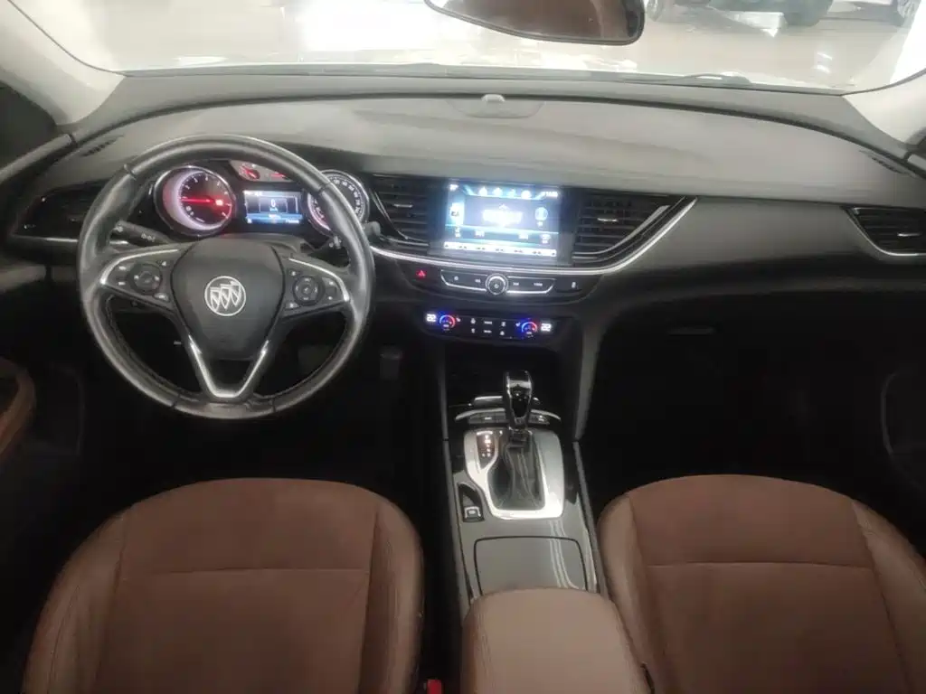 Buick Regal — миниатюра 10