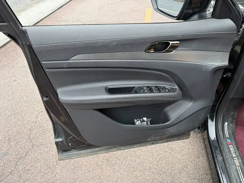 Ford Equator Sport — миниатюра 6