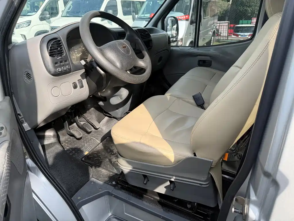 Ford Transit Classic — миниатюра 6