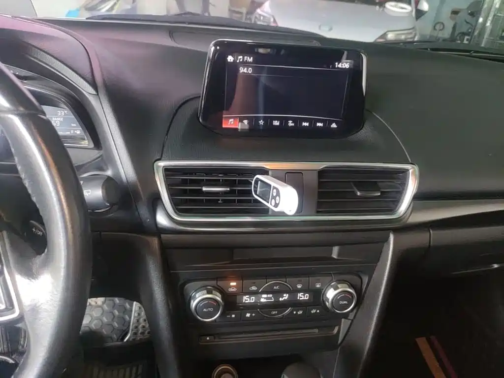 Mazda 3 Axela — миниатюра 13