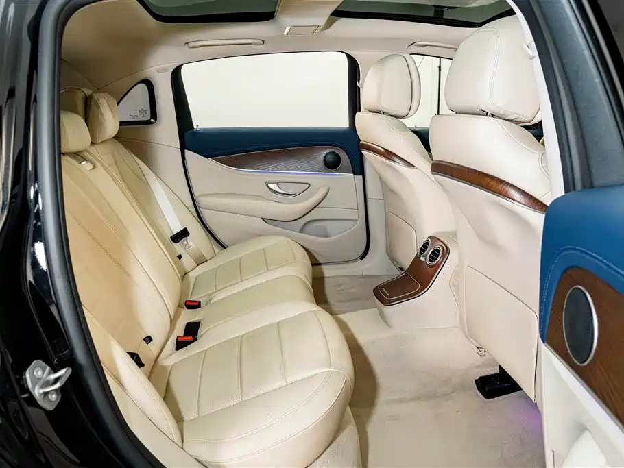 Mercedes-Benz E-Class — миниатюра 20