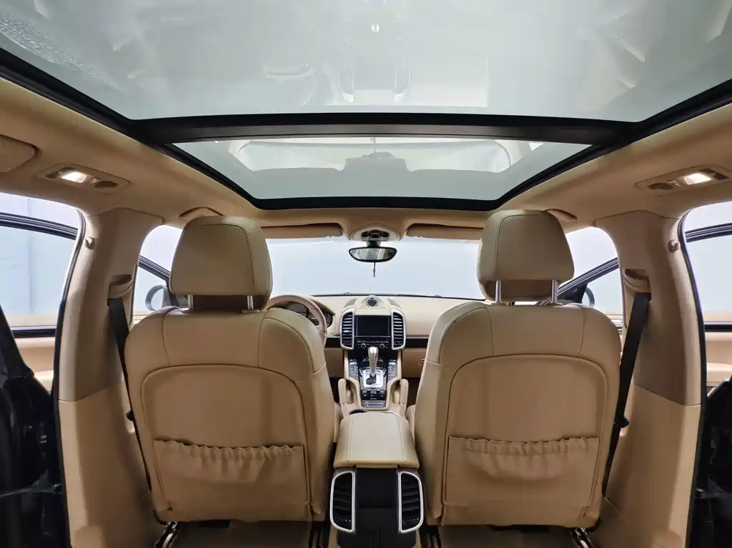 Porsche Cayenne — миниатюра 10