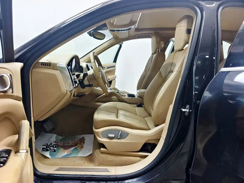Porsche Cayenne — миниатюра 11