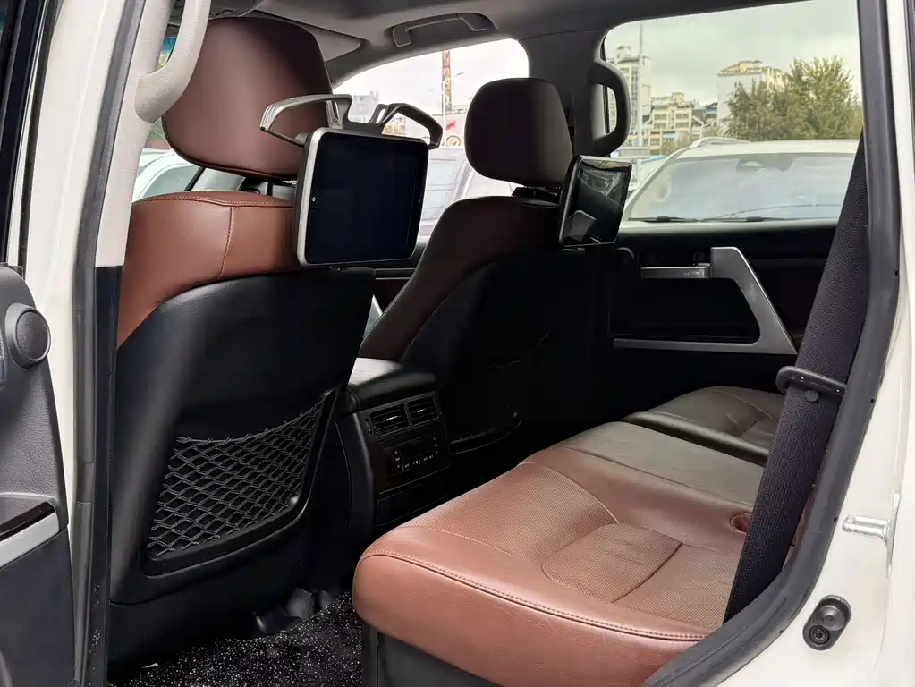 Toyota Land Cruiser — миниатюра 7